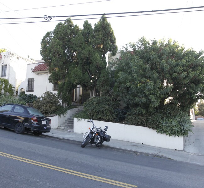 800-804 3/4 Lucile Ave in Los Angeles, CA - Building Photo - Building Photo