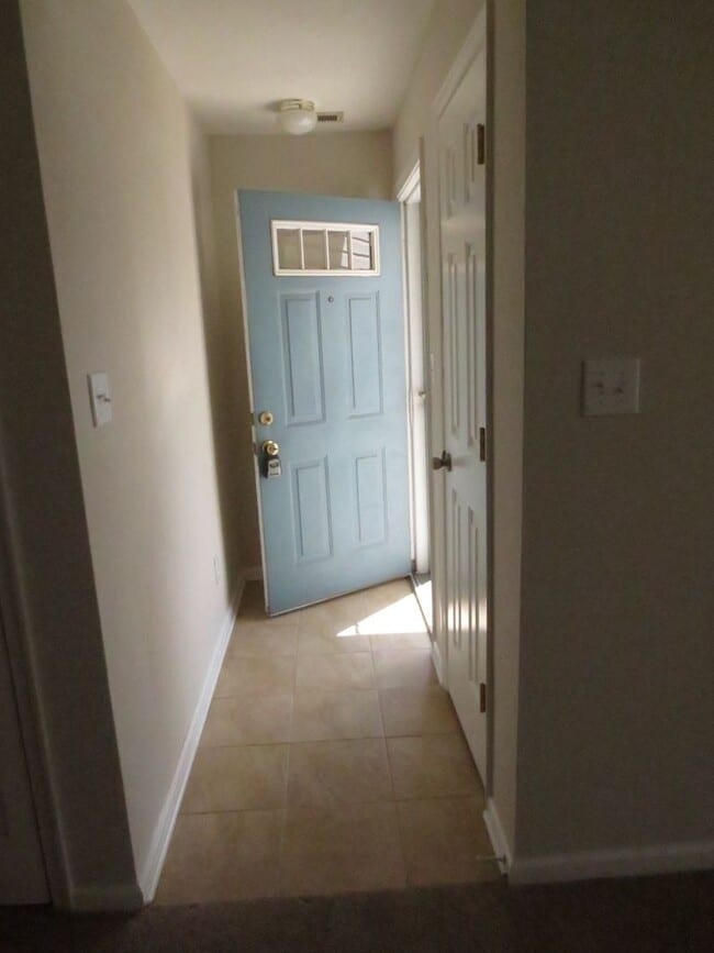1020 Pebblewood Dr in Virginia Beach, VA - Building Photo - Building Photo