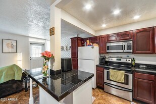 4202 N 28th St in Phoenix, AZ - Building Photo