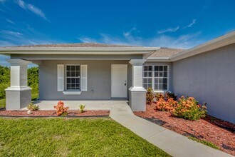 6011 Joplin Ave in Ft. Myers, FL - Building Photo - Building Photo