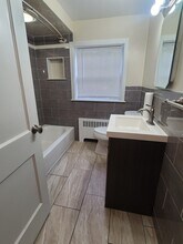 429 Newport Ave in Quincy, MA - Building Photo - Building Photo