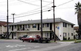 901 Carob Way in Montebello, CA - Building Photo
