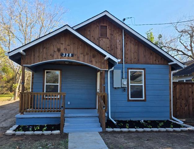 328 N Taylor St in Gainesville, TX - Building Photo - Building Photo