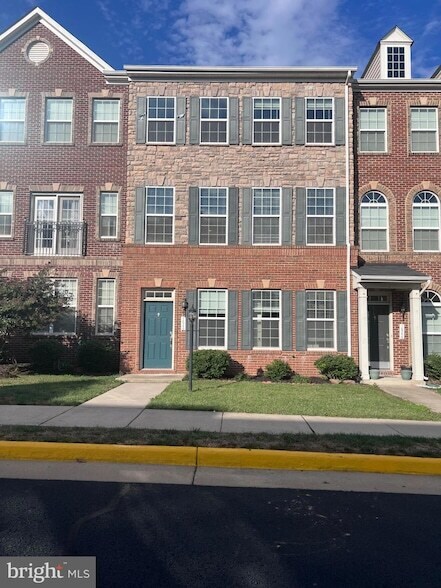 1542 Kinnaird Terrace NE in Leesburg, VA - Building Photo