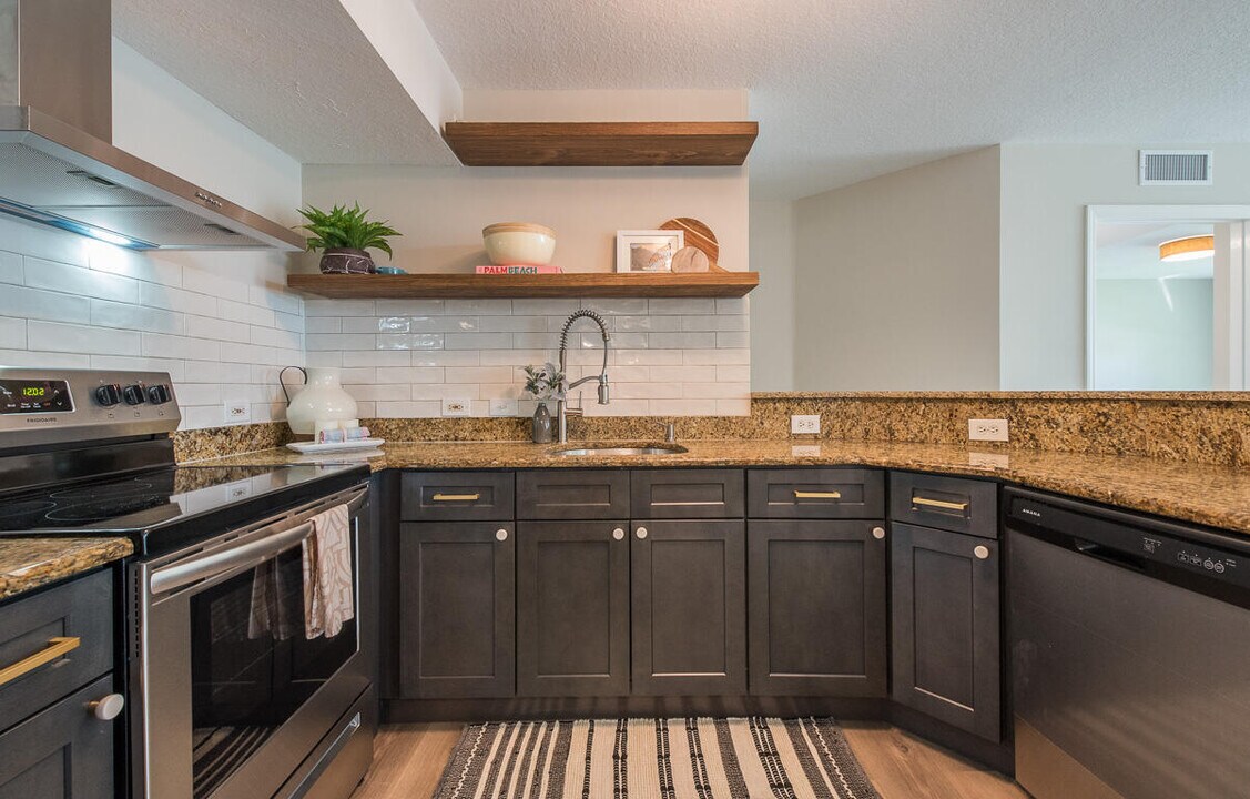 101 Villa Cir in Boynton Beach, FL - Building Photo