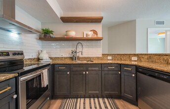 101 Villa Cir in Boynton Beach, FL - Building Photo - Building Photo