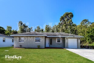 7218 Jasmine Rd in Ft. Myers, FL - Building Photo