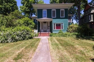 314 w clinton st in Elmira, NY - Foto de edificio - Building Photo