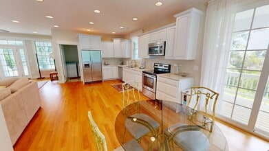 1300 W Kitty Hawk Rd in Kitty Hawk, NC - Building Photo - Building Photo
