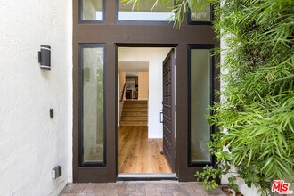 1549 Palisades Dr in Los Angeles, CA - Building Photo - Building Photo