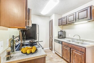 The Arbors of Euless Apartments in Euless, TX - Foto de edificio - Building Photo