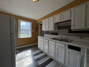 145 E Santa Clair St in Jackson, MS - Building Photo - Building Photo