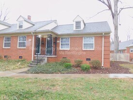 1232 Pamlico Dr in Greensboro, NC - Building Photo