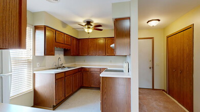 212 S Walnut St in Bay City, MI - Foto de edificio - Building Photo