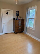 22 Everittstown Rd in Frenchtown, NJ - Foto de edificio - Building Photo