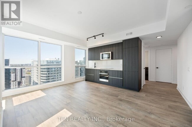 property at 327-4327 King St W