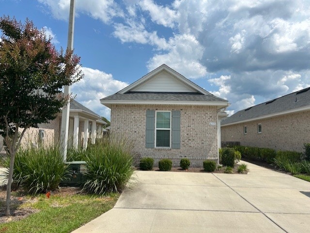 property at 115 Alley Ln