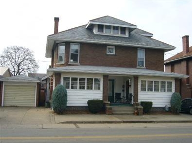 121 N 7th St in Coshocton, OH - Foto de edificio