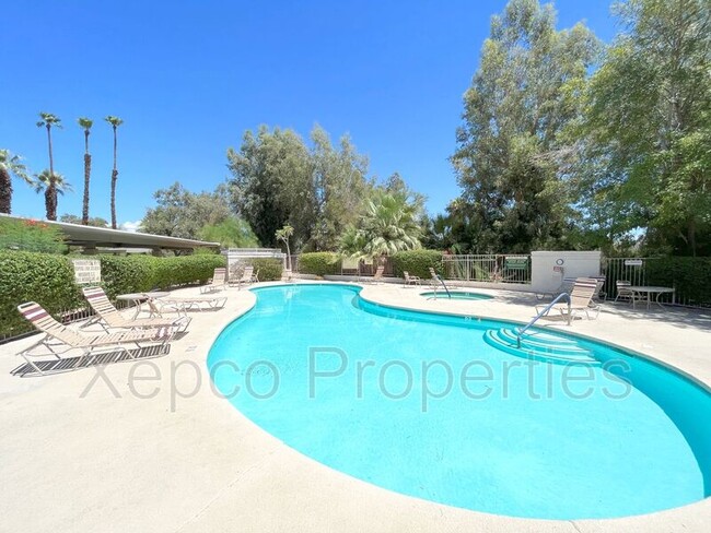 2700 E Mesquite Ave in Palm Springs, CA - Building Photo - Building Photo