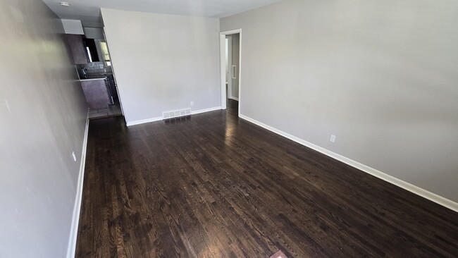 property at 716 E 139 St