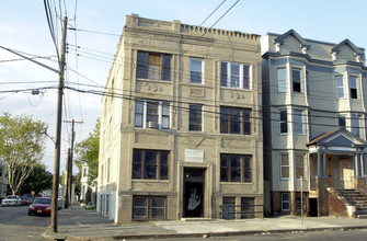 615 Bramhall Ave in Jersey City, NJ - Building Photo - Building Photo