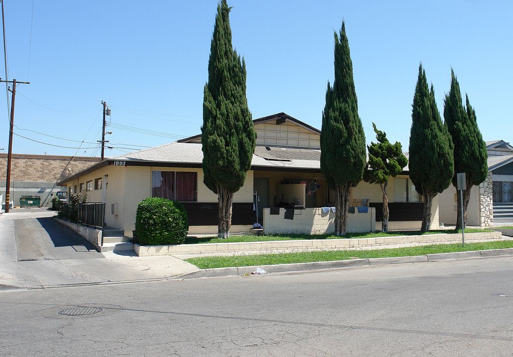 1993 N Highland St in Orange, CA - Foto de edificio