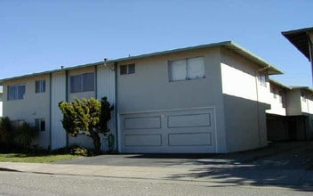 460 Studio Cir in San Mateo, CA - Building Photo - Building Photo