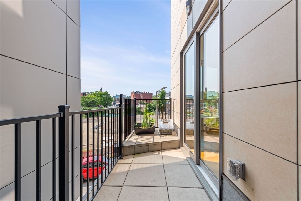 10 Taber St, Unit 207 in Boston, MA - Building Photo