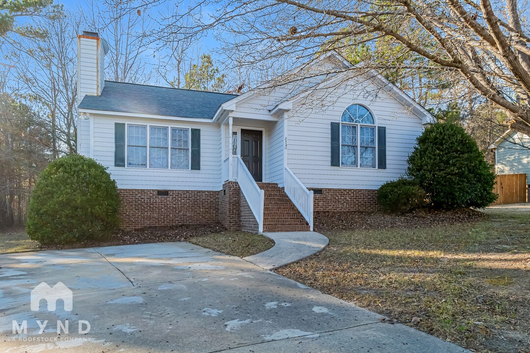 233 Mitchell Ave in Clayton, NC - Building Photo