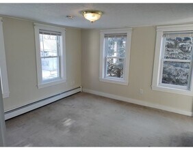 143 Chestnut St-Unit -Unit 2 in Marlborough, MA - Building Photo - Building Photo