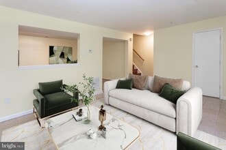 18000 Singing Pine Cir in Gaithersburg, MD - Building Photo - Building Photo