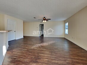 9630 Mayville Dr E in Jacksonville, FL - Building Photo - Building Photo