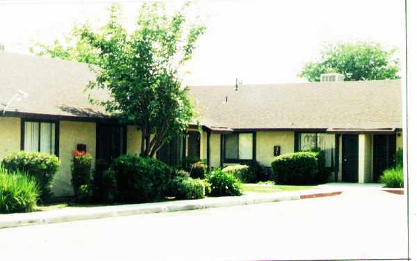 Sycamore Court Apartments in Highland, CA - Building Photo - Building Photo