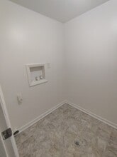 600 Reusens Rd, Unit D38 in Lynchburg, VA - Foto de edificio - Building Photo