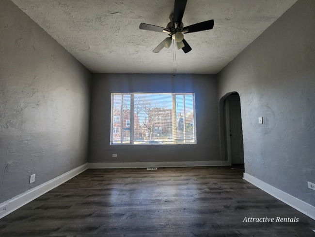 7321 S Kenwood Ave in Chicago, IL - Building Photo - Building Photo