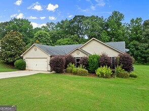 226 Falling Leaf Ln in Winder, GA - Building Photo - Building Photo