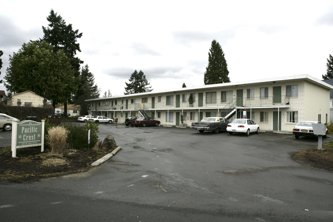 CRYSTAL SPRINGS CONDOMINIUMS in Portland, OR - Building Photo