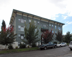 Sovereign Apartments in Tacoma, WA - Building Photo - Building Photo