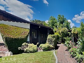 538 Madison Ave, Unit 4 in Redwood City, CA - Building Photo