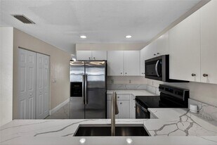 85 Citrus Park Ln in Boynton Beach, FL - Building Photo