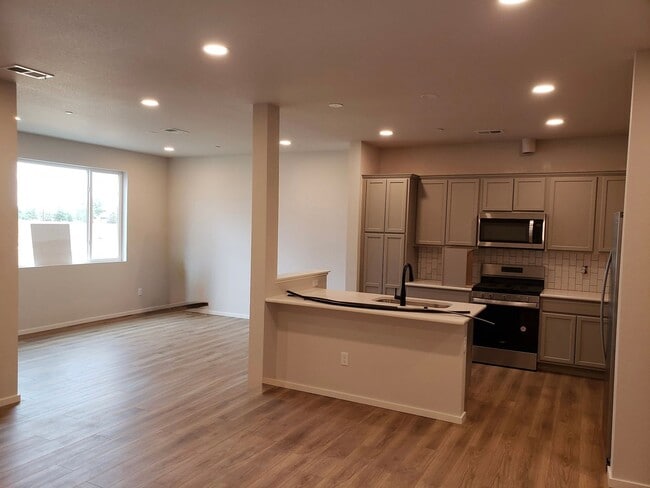 4804 Denys Dr. in Timnath, CO - Building Photo - Building Photo