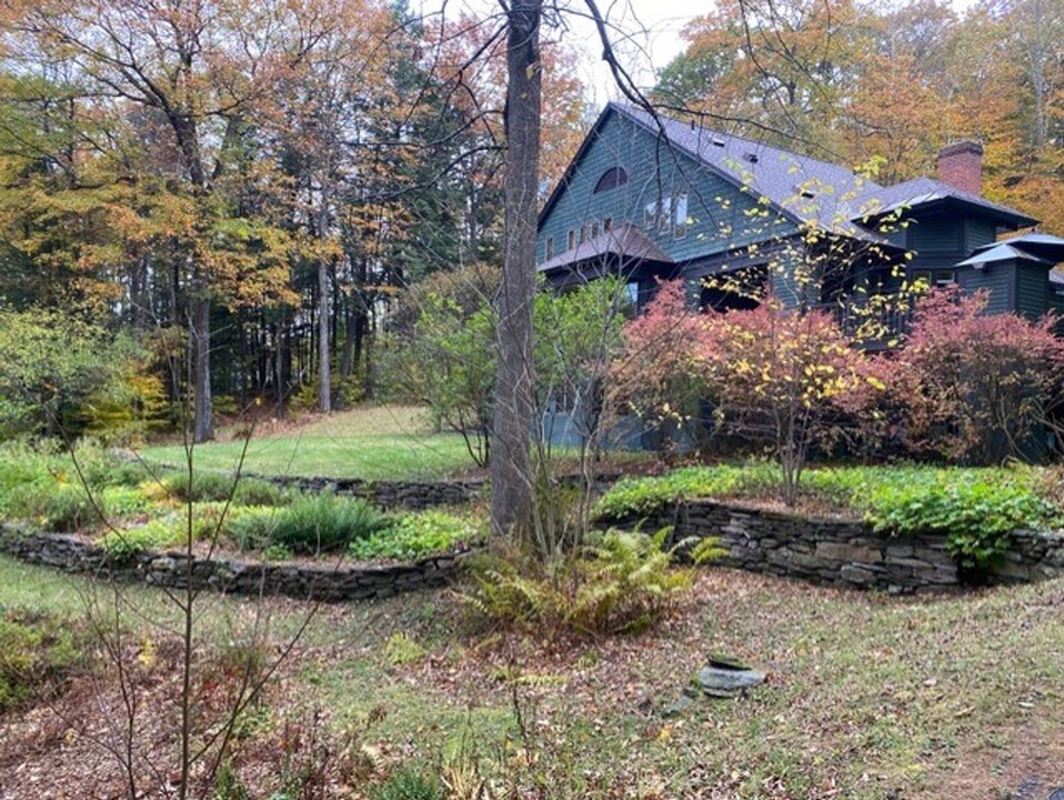 1490 Beaver Meadow Rd in Norwich, VT - Building Photo