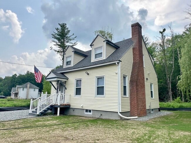 240 Russellville Rd in Westfield, MA - Building Photo - Building Photo