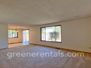 2810 Kirkaldy Ct SE in Olympia, WA - Building Photo - Building Photo