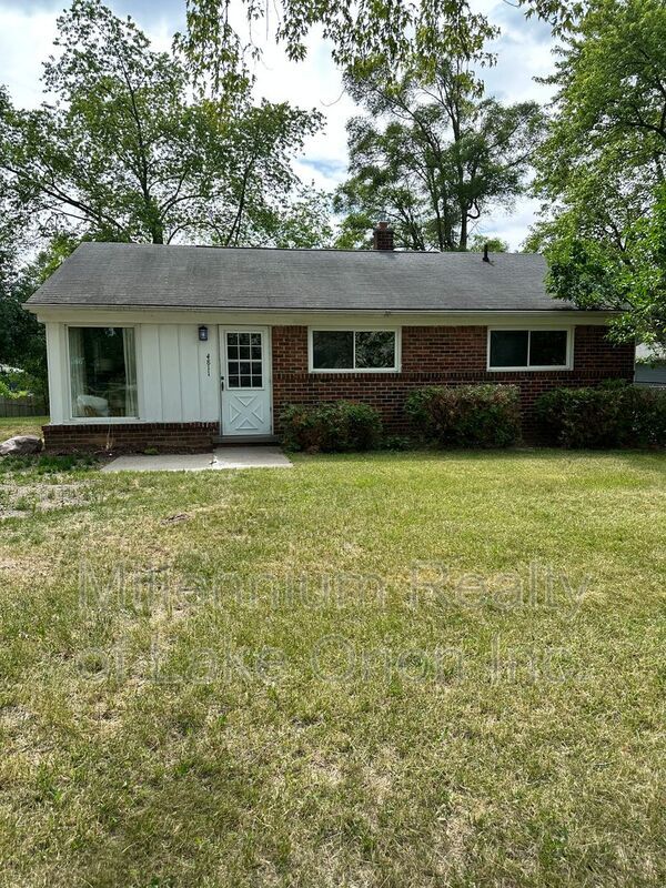 property at 4811 Summerhill Dr