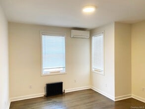 10 Marble Ave in Pleasantville, NY - Building Photo - Building Photo