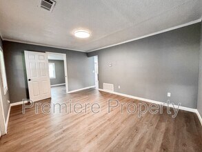 10031 E Wilson Rd in Independence, MO - Building Photo - Building Photo