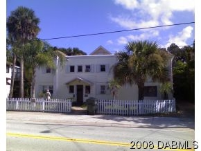 220 N Halifax in Daytona Beach, FL - Building Photo