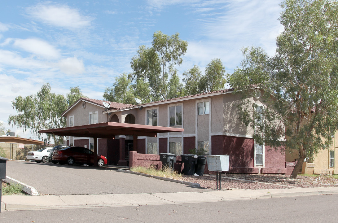 2936 E Cicero St in Mesa, AZ - Foto de edificio