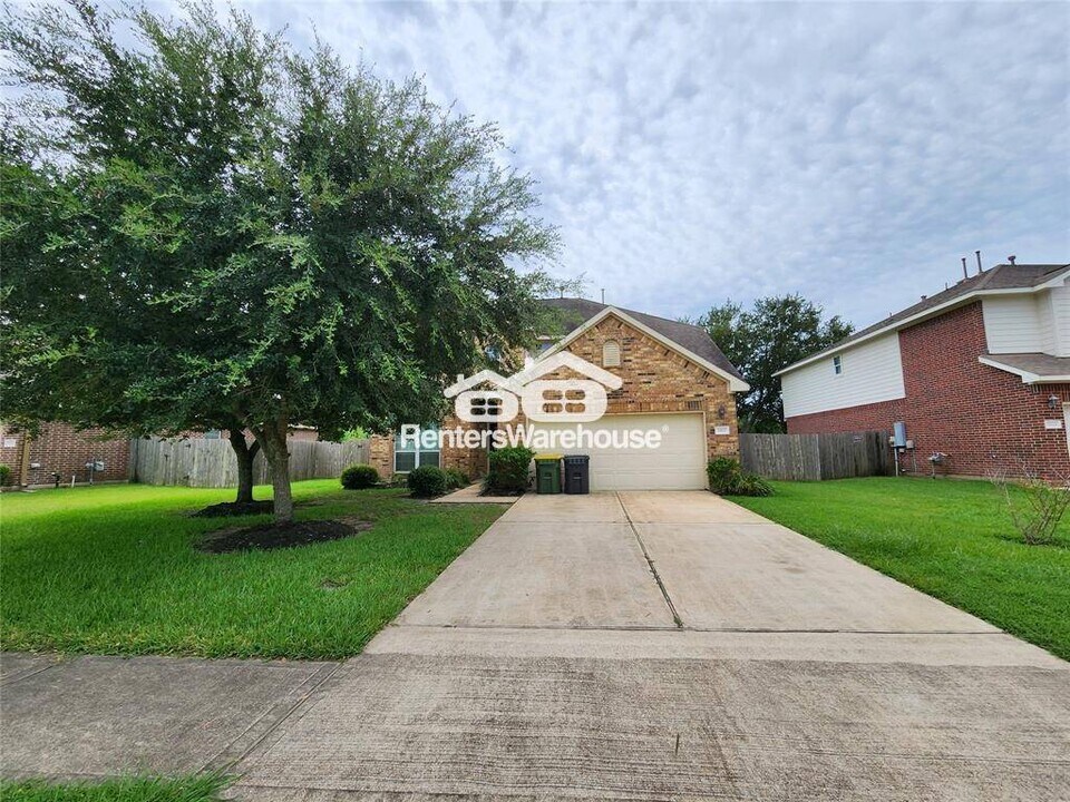 5902 Rice Rd in Pearland, TX - Building Photo
